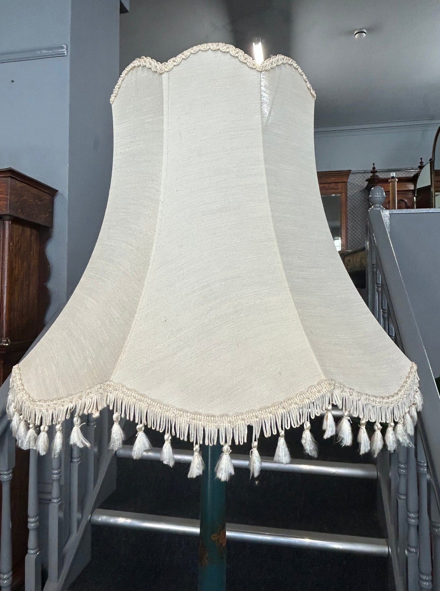 Chinoiserie lacquered floor lamp