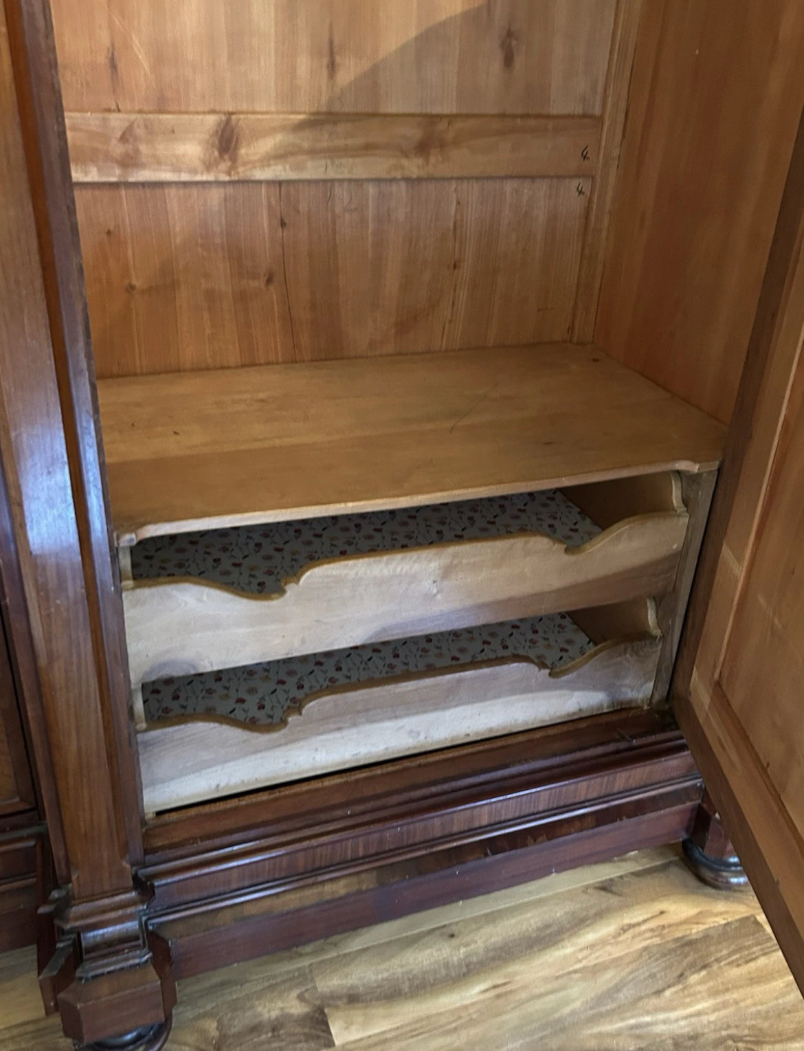 19th Century Mahogany French 2pc bedroom suite.