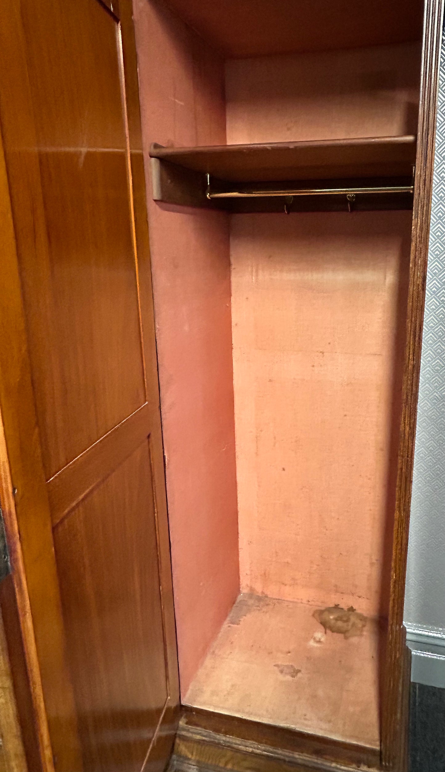 Large Victorian pollard oak wardrobe
