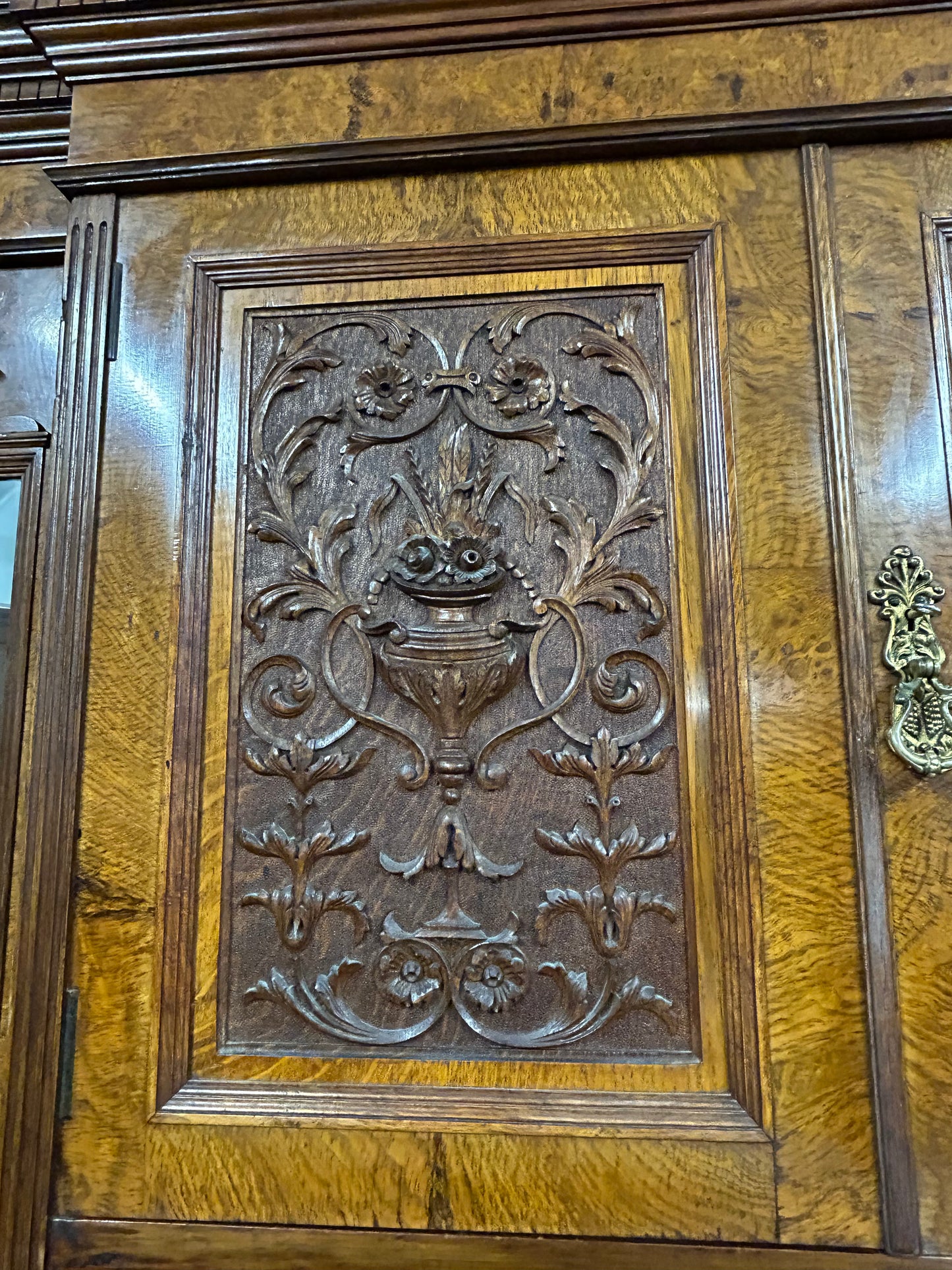 Large Victorian pollard oak wardrobe