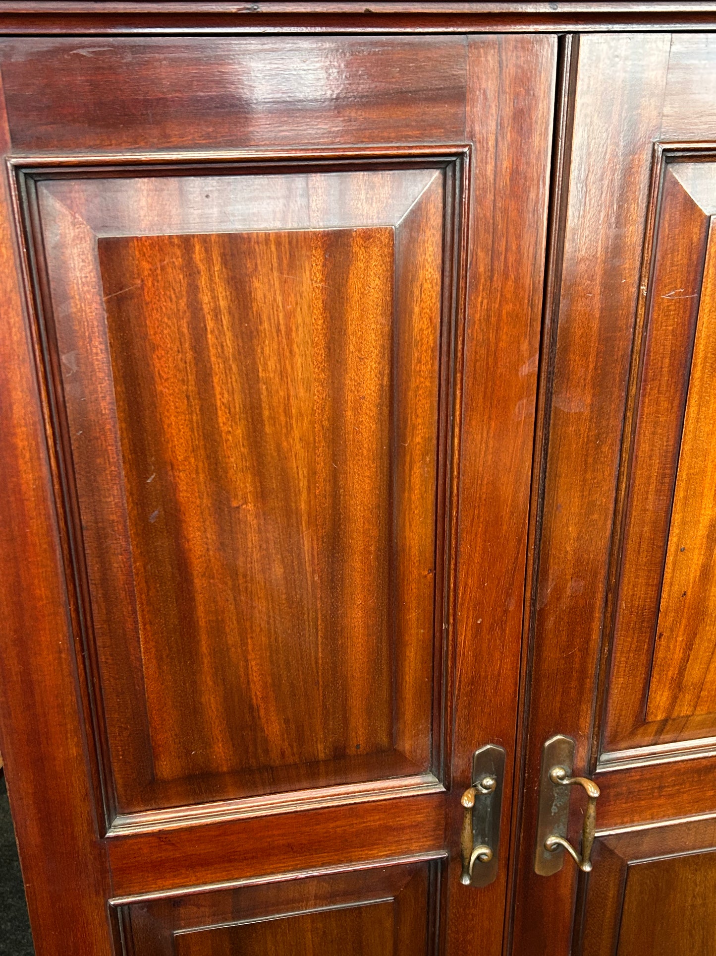 Mahogany Gentleman’s valet cupboard