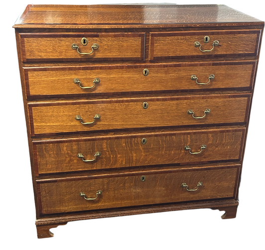 Georgian oak chest of drawers with mahogany cross banding