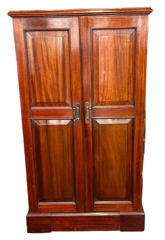 Mahogany Gentleman’s valet cupboard
