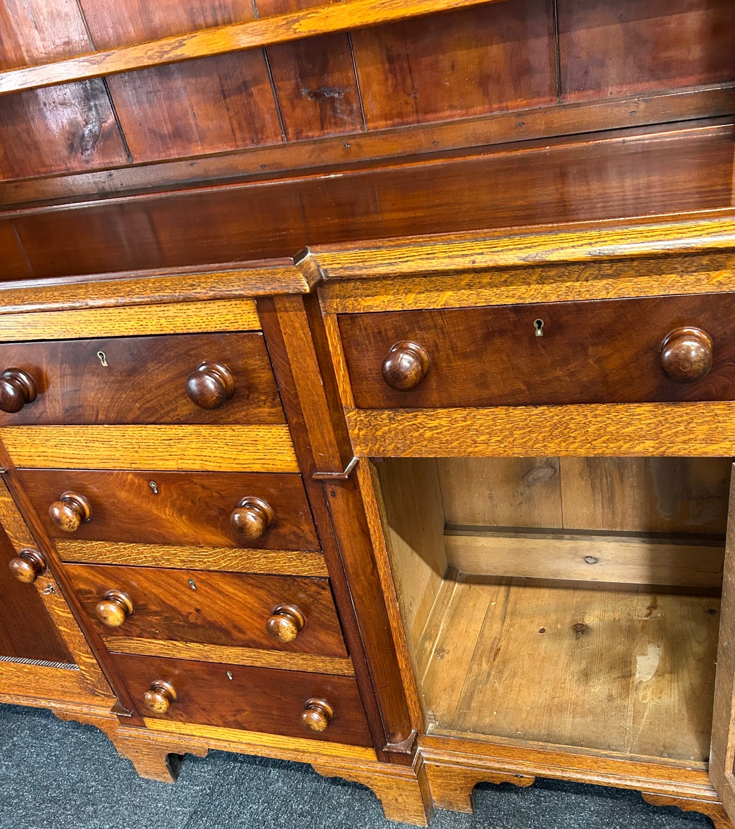 Oak Welsh dresser with Breakfront drawers