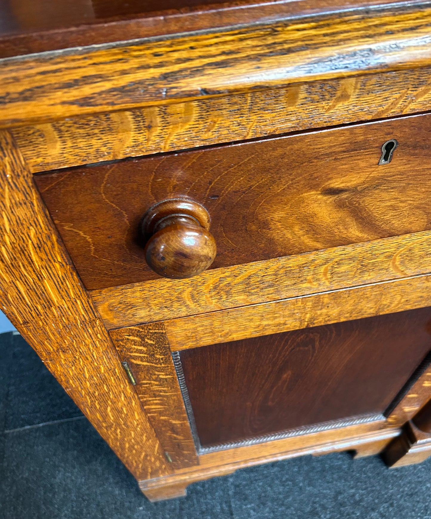 Oak Welsh dresser with Breakfront drawers