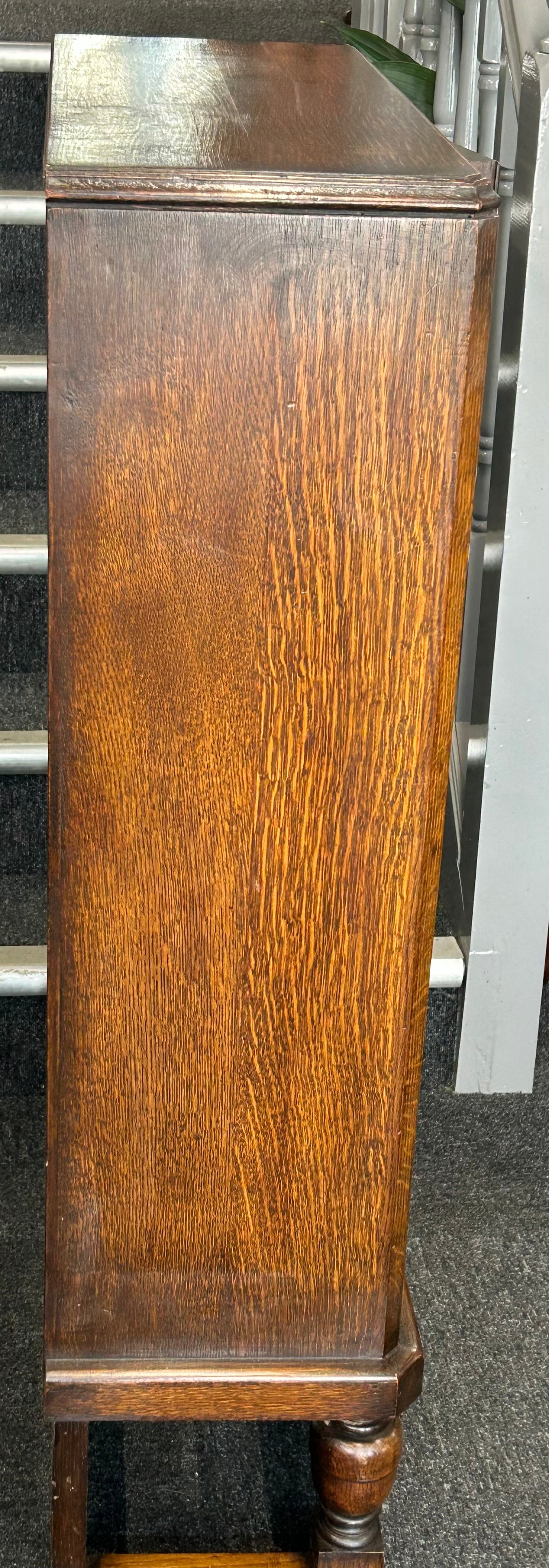 Oak 2 door glazed cabinet