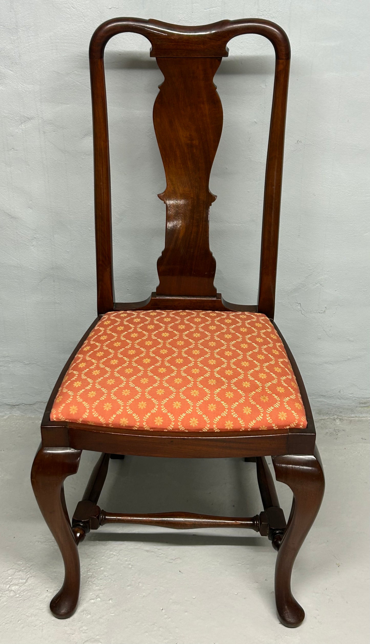 Set of 5 Queen Anne mahogany dining chairs