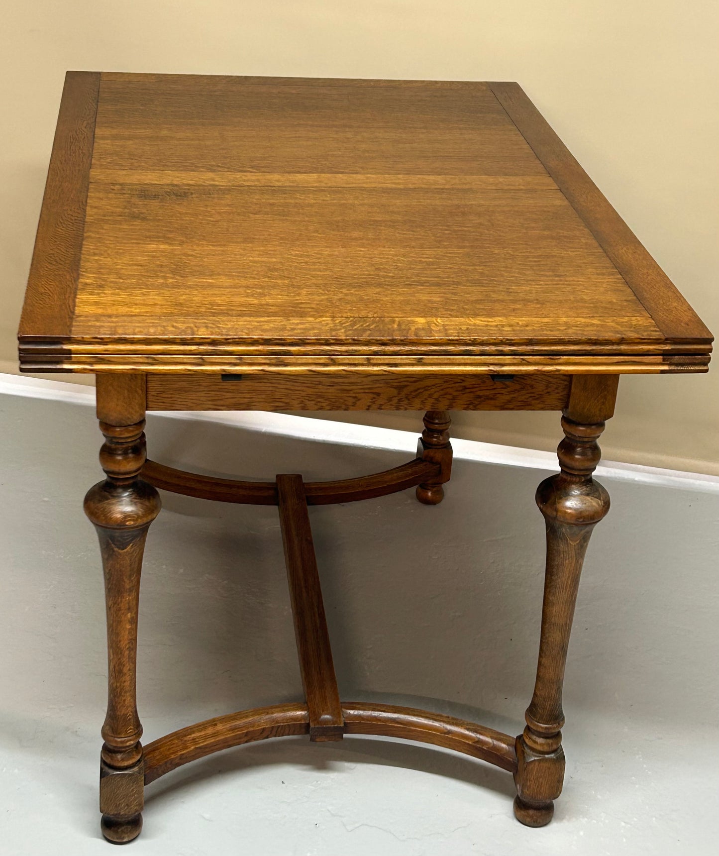 Extending Oak drawer leaf dining table