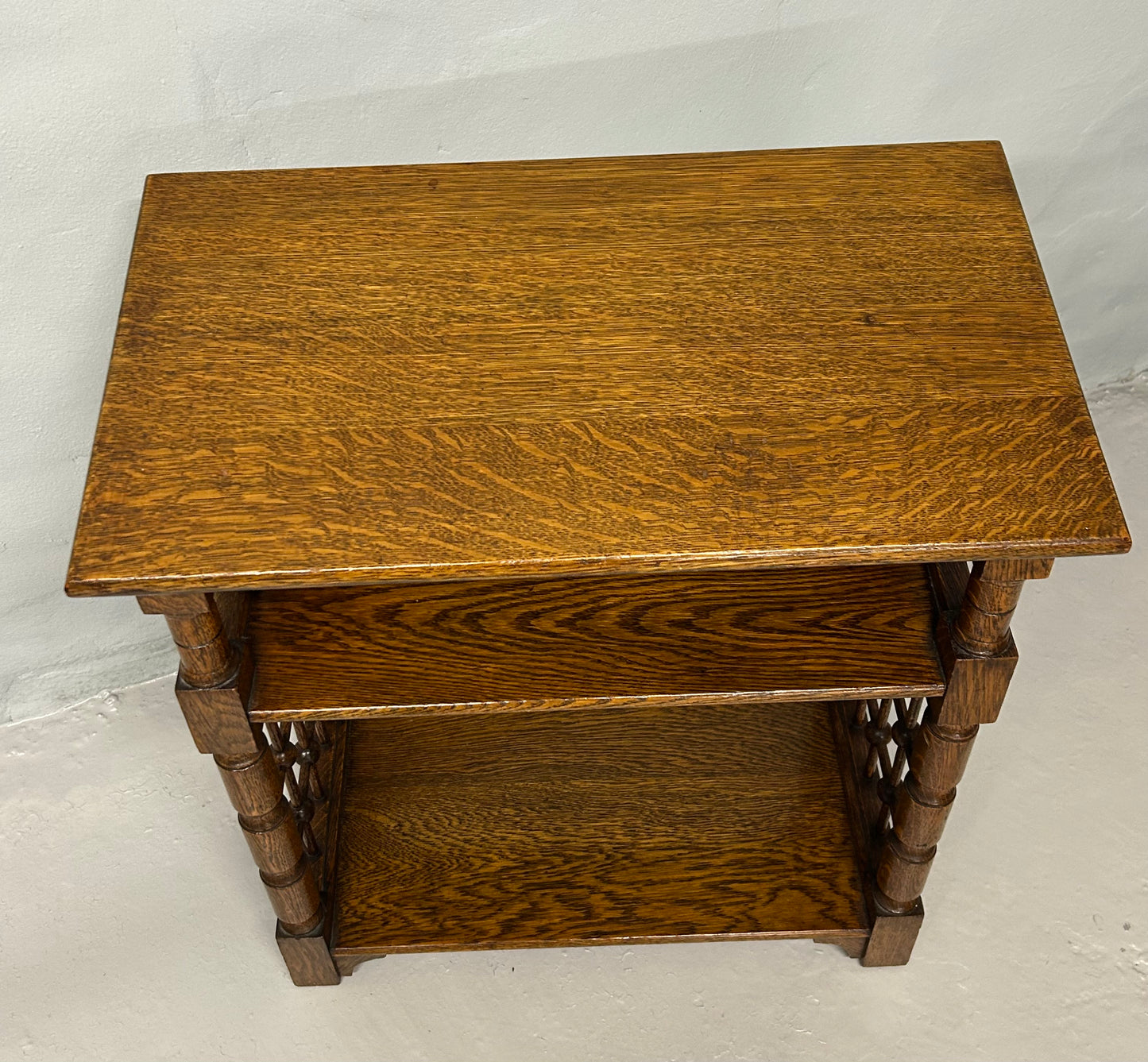 Oak arts and crafts bookcase stand