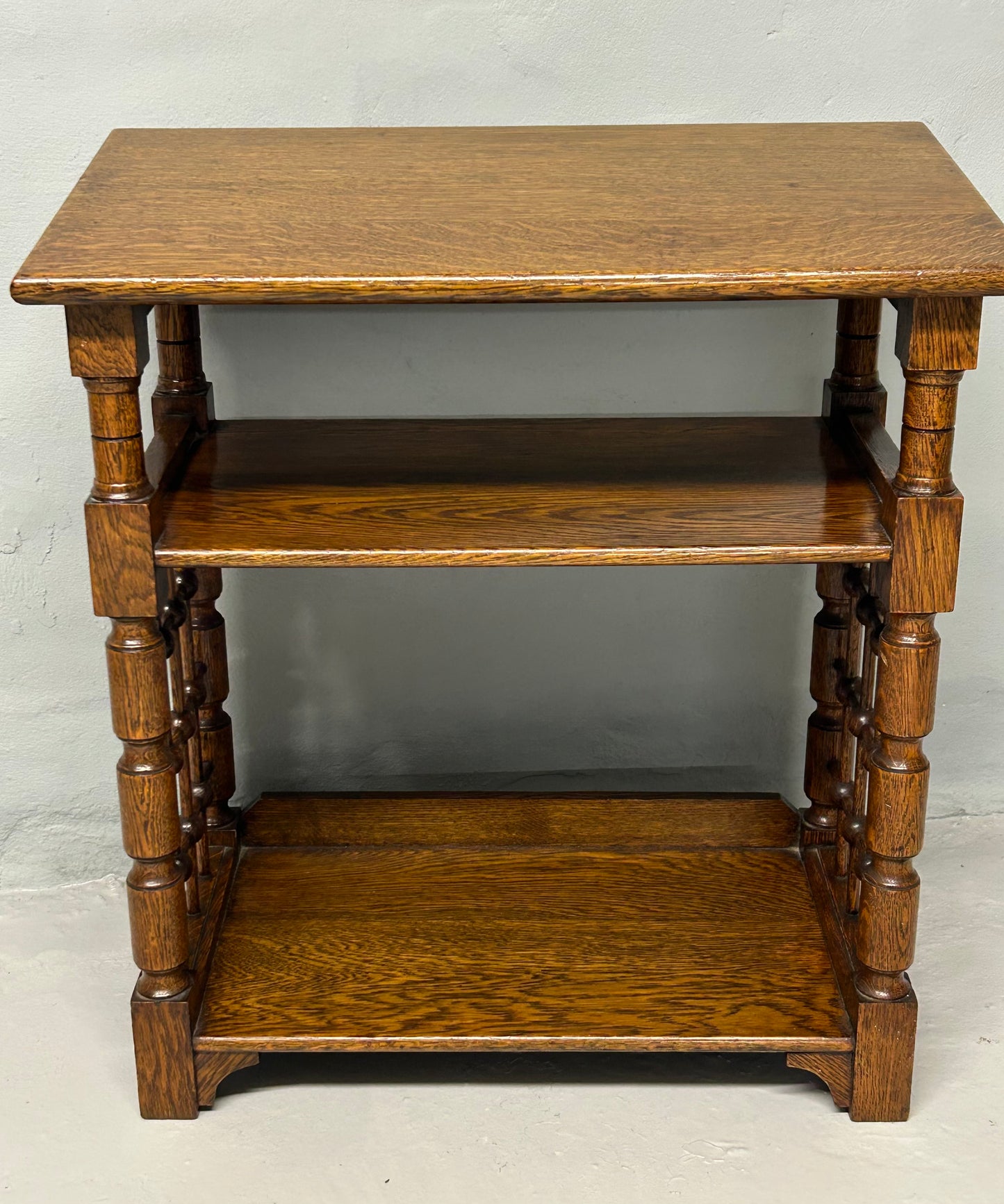 Oak arts and crafts bookcase stand