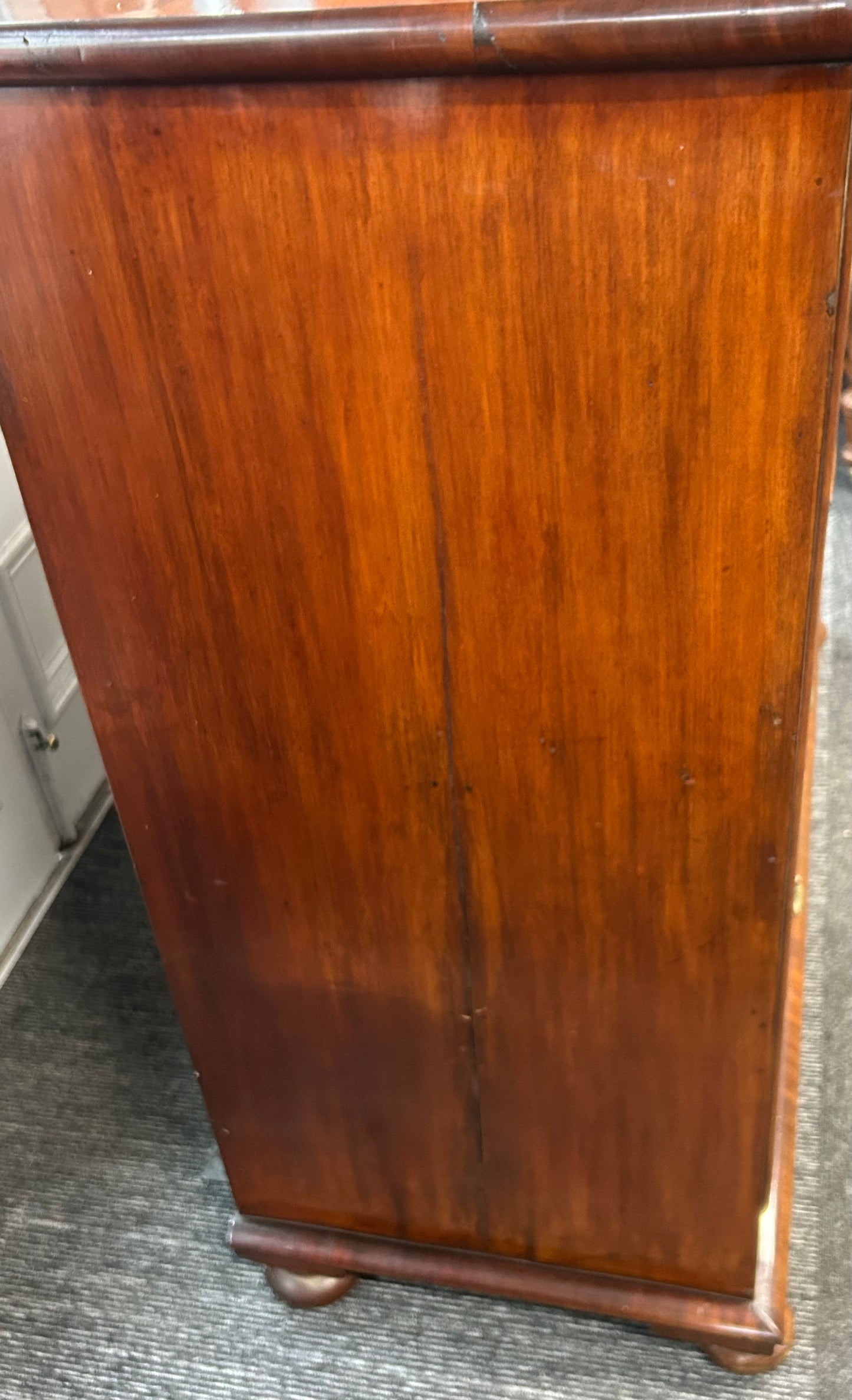 Victorian flamed mahogany chest of drawers