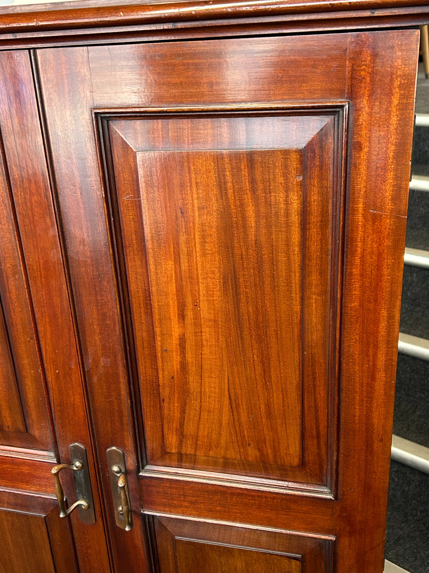Mahogany Gentleman’s valet cupboard