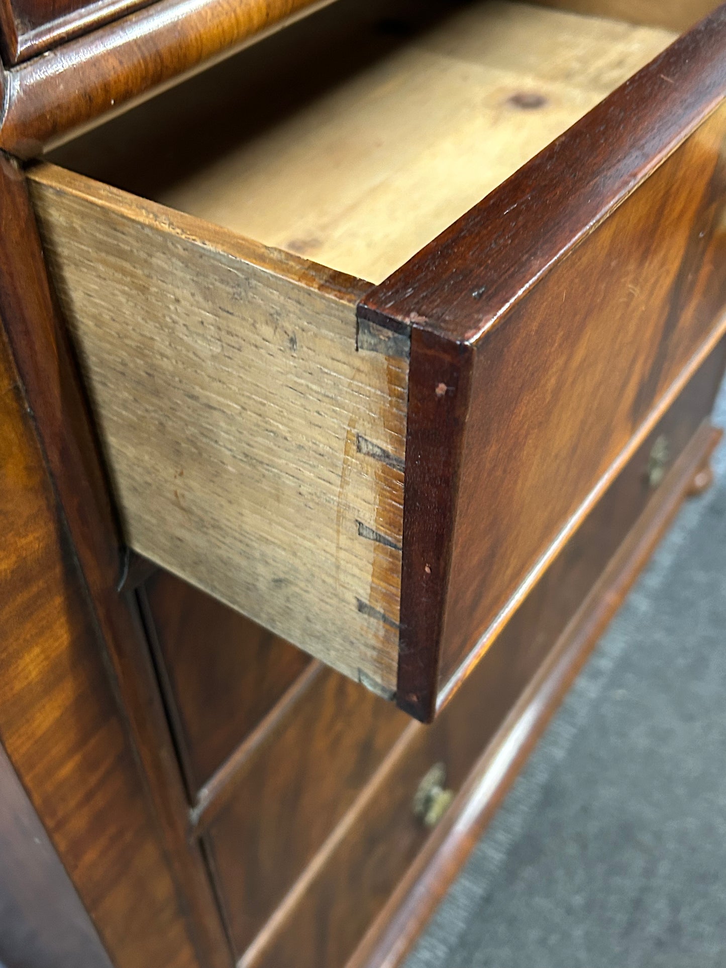 Victorian flamed mahogany chest of drawers