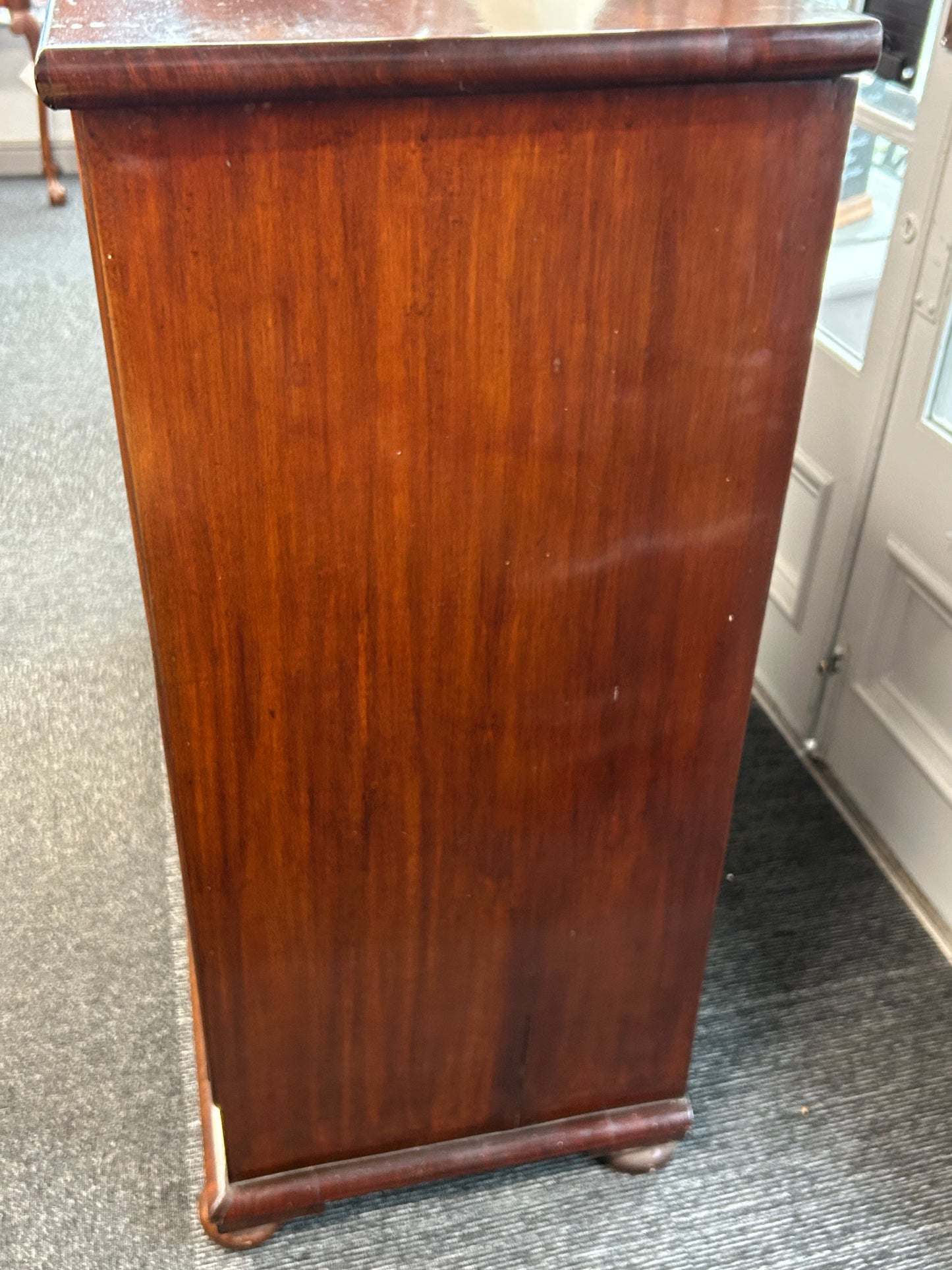 Victorian flamed mahogany chest of drawers