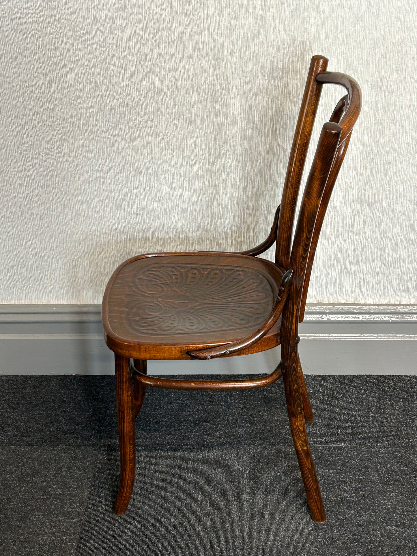 Set of 6 Bentwood Thonet chairs