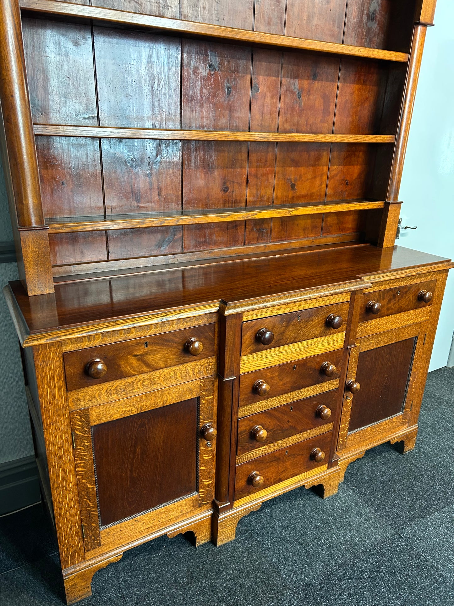 Oak Welsh dresser with Breakfront drawers