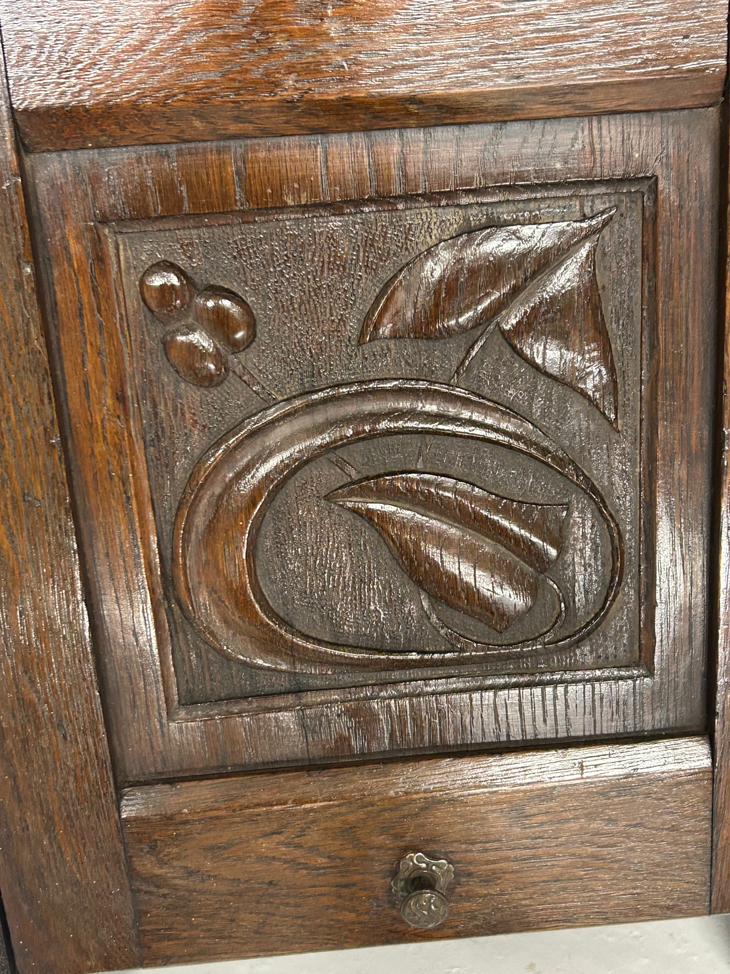 Arts and crafts oak Purdonium