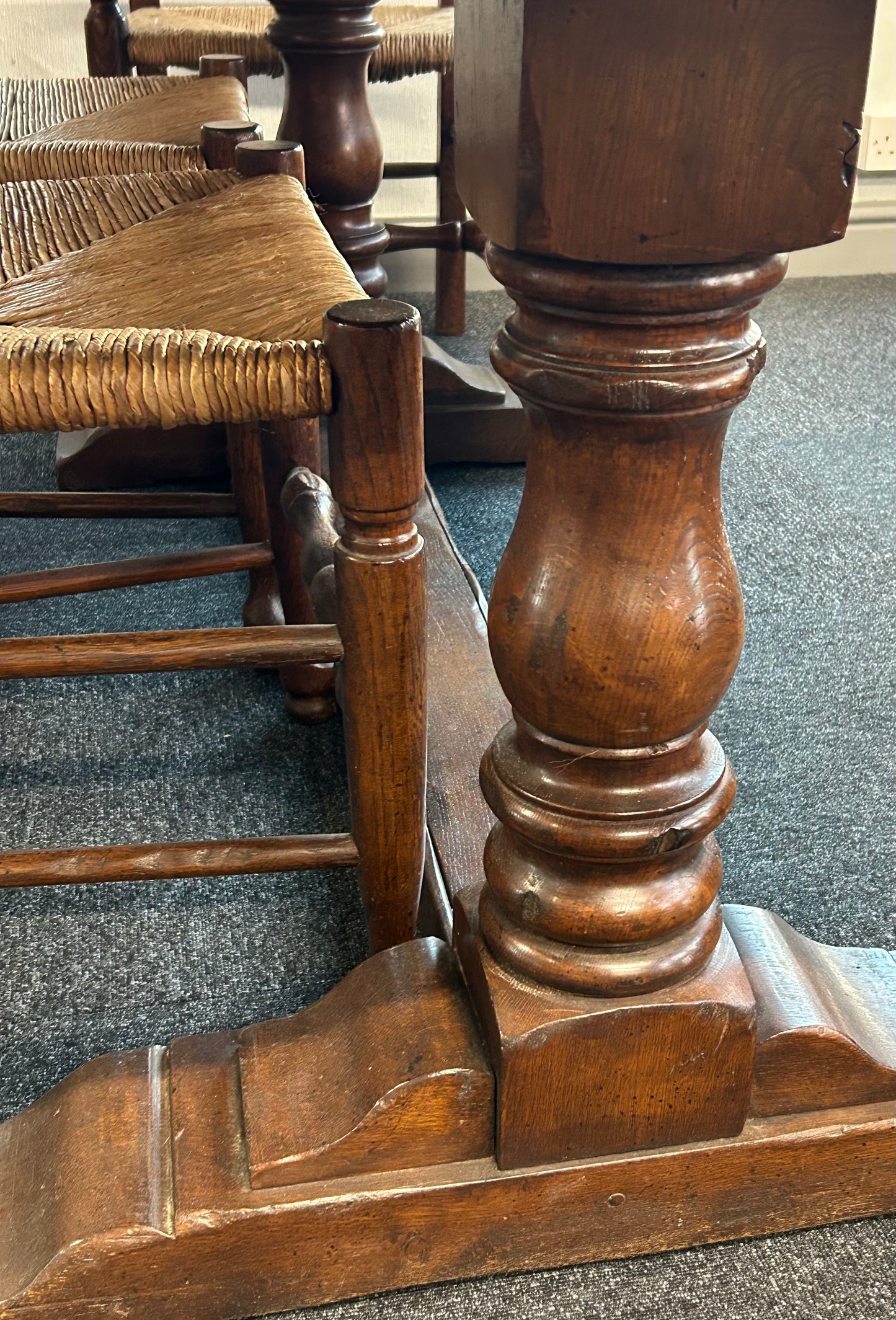 Oak Refectory Dining Table And Set Of 6 Ladder Back Chairs